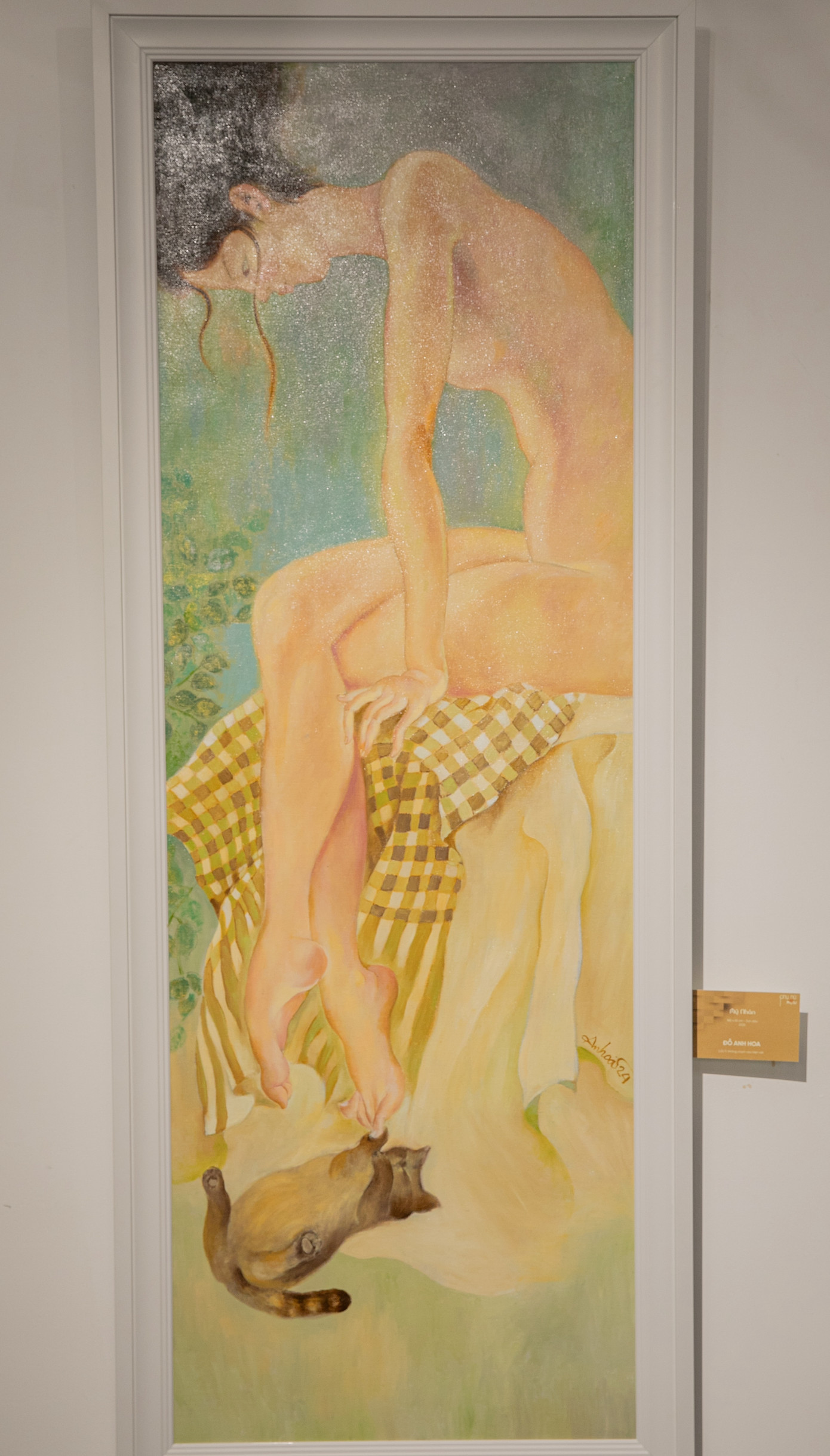 Tranh Mỹ nhân của họa sĩ Đỗ Anh Hoa. Tác phẩm của họa sĩ Đỗ Anh Hoa phù hợp với phong cách kiến trúc hiện đại, trang nhã.