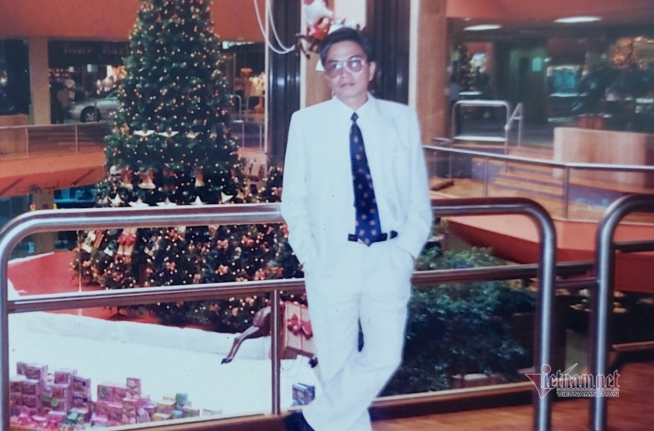 NSƯT Minh Trí nghỉ hưu từ năm 2005. Ông giữ thói quen cùng con gái trao đổi về các chương trình truyền hình. NSƯT Minh Trí nghỉ hưu từ năm 2005. Ông giữ thói quen cùng con gái trao đổi về các chương trình truyền hình.