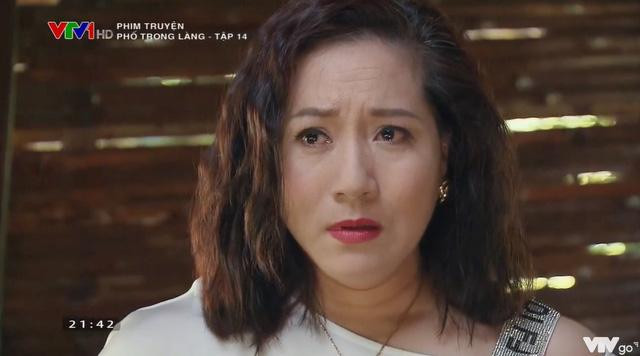 Giây phút nghẹn ngào khi bà Mây đối diện với con gái. Giây phút nghẹn ngào khi bà Mây đối diện với con gái.