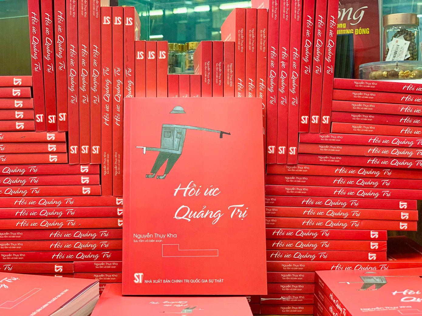 Cuốn sách Hồi ức Quảng Trị xuất bản năm 2024. Cuốn sách Hồi ức Quảng Trị xuất bản năm 2024.
