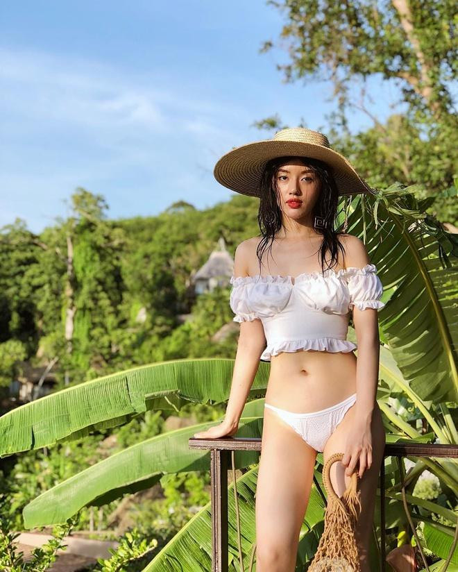 Khánh Linh cuốn hút với vẻ đẹp trong veo như nàng thơ