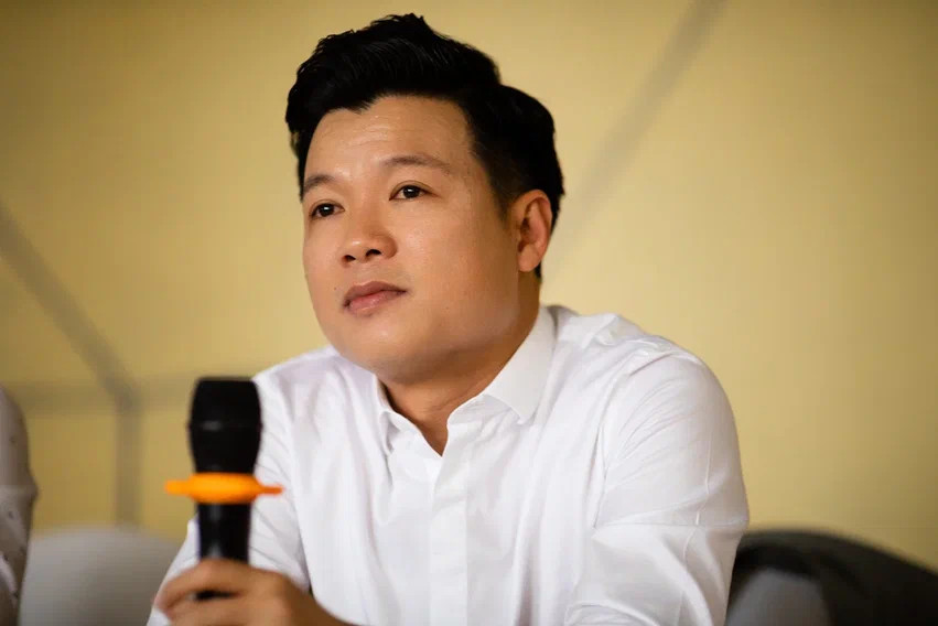 Vũ Thắng Lợi dồn sức cho đĩa than và concert về Hà Nội. Ảnh: NVCC.