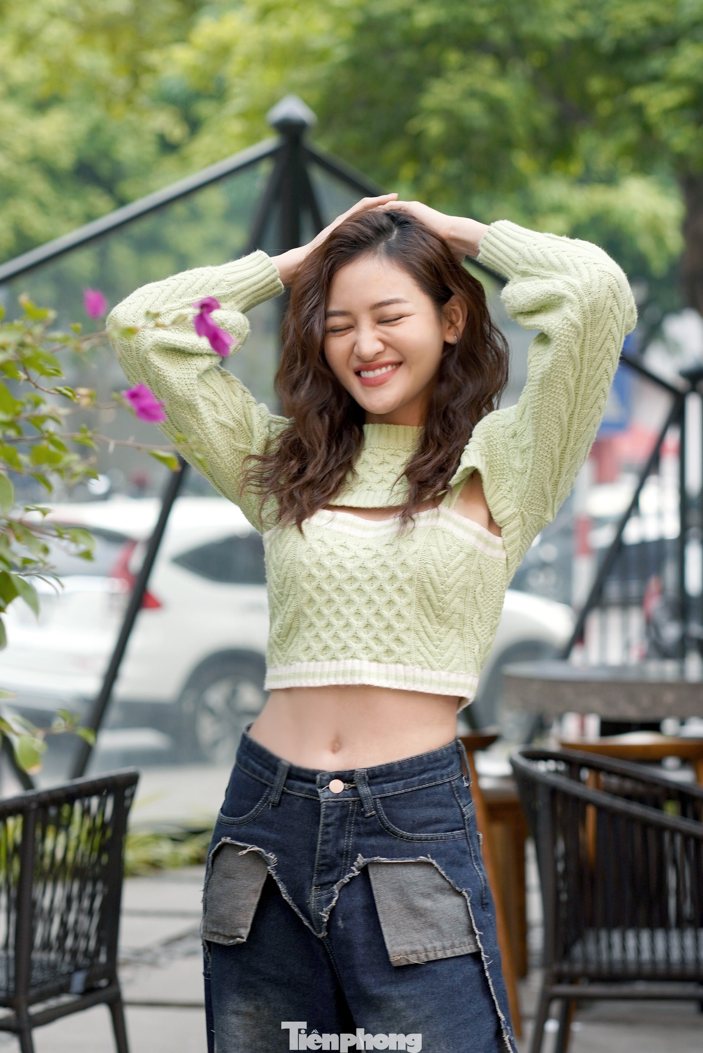 &quot;Tôi đọc một số bình luận của khán giả cho rằng Thùy Anh và Mạnh Trường đóng cặp không hợp với nhau. Tạo hình của tôi quá trẻ còn vai của anh Trường chững chạc, lịch lãm. Thùy Anh nghĩ đó cũng là điểm đặc biệt. Sự chênh lệch đôi khi sẽ tạo nên ấn tượng&quot;, Thùy Anh nói. Ảnh: TRỌNG QUÂN.