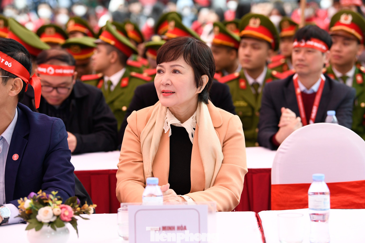 NSND Minh Hòa lần đầu đồng hành với Chủ Nhật Đỏ. Chị cũng góp tiếng nói lan tỏa tinh thần “cho đi là còn mãi”, bởi hàng triệu người thấy hạnh phúc khi trao đi những giọt máu quý giá.