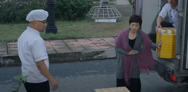 Bà Lan lo lắng về nguồn nhập thực phẩm ở viện dưỡng lão. Ảnh: CMH. Bà Lan lo lắng về nguồn nhập thực phẩm ở viện dưỡng lão. Ảnh: CMH.