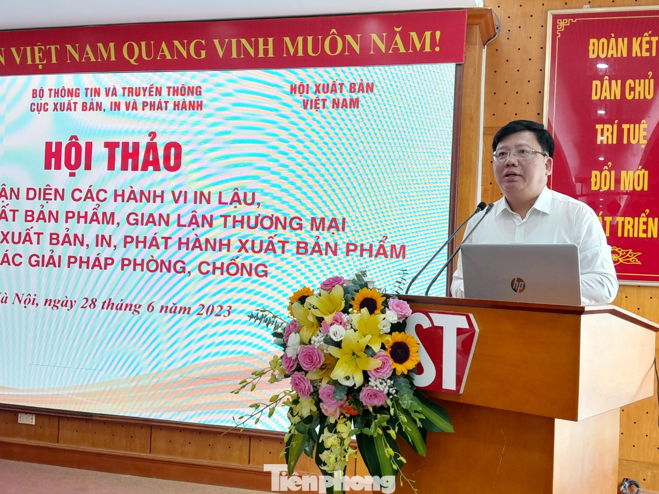 Tình trạng in lậu, làm giả xuất bản phẩm và gian lận thương mại trong lĩnh vực xuất bản ngày một gia tăng.