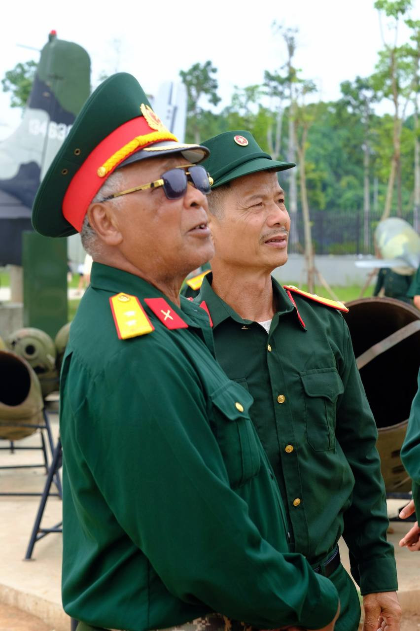 Nhiều cựu chiến binh ở các tỉnh phía Bắc tập trung về Hà Nội để cùng ôn lại những năm tháng chiến đấu.