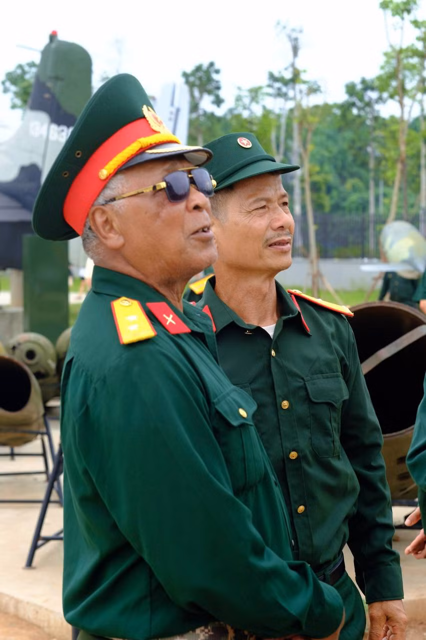 Nhiều cựu chiến binh ở các tỉnh phía Bắc tập trung về Hà Nội để cùng ôn lại những năm tháng chiến đấu.
