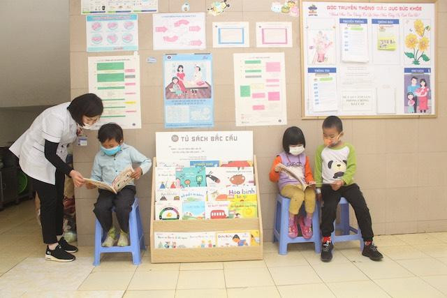 Hội sách kết nối tặng sách bệnh nhi, trẻ vùng cao... Ảnh: BTC.