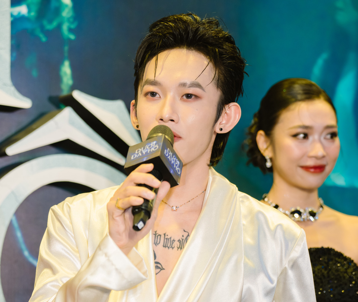 Kay Trần được mời vào phim mà không cần thử vai. Kay Trần được mời vào phim mà không cần thử vai.