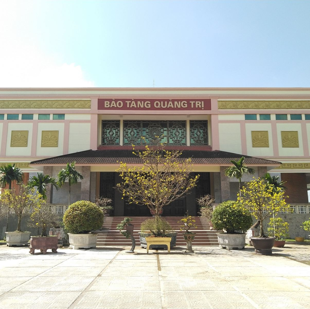 Trên địa bàn tỉnh hiện có Bảo tàng Quảng Trị với diện tích khuôn viên gần 10.000 m2.