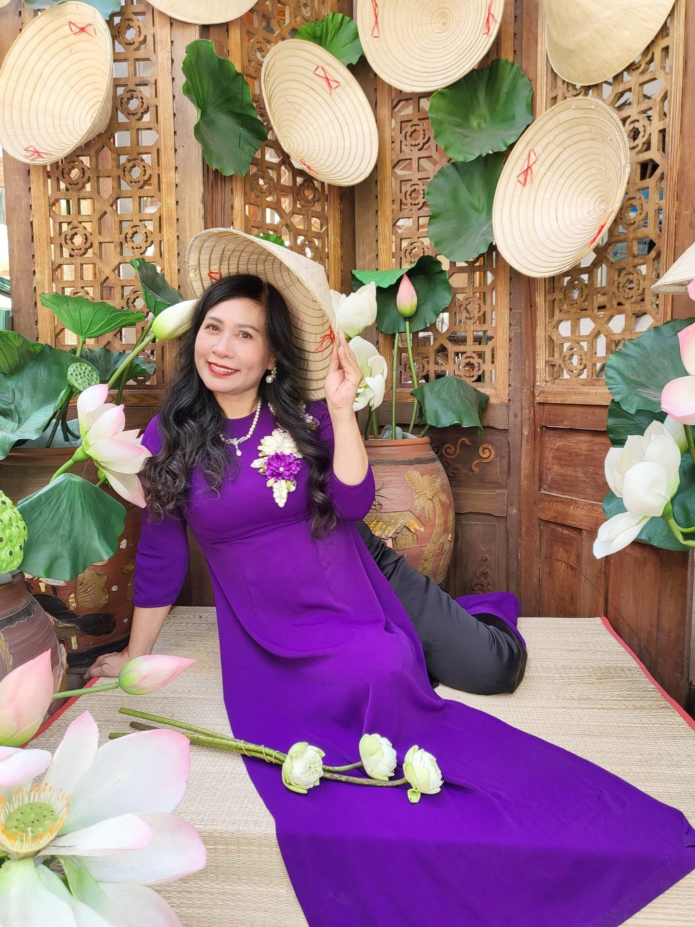 Bà Lan khẳng định mình bị vòi quà, vòi tiền. Bà Lan khẳng định mình bị vòi quà, vòi tiền.