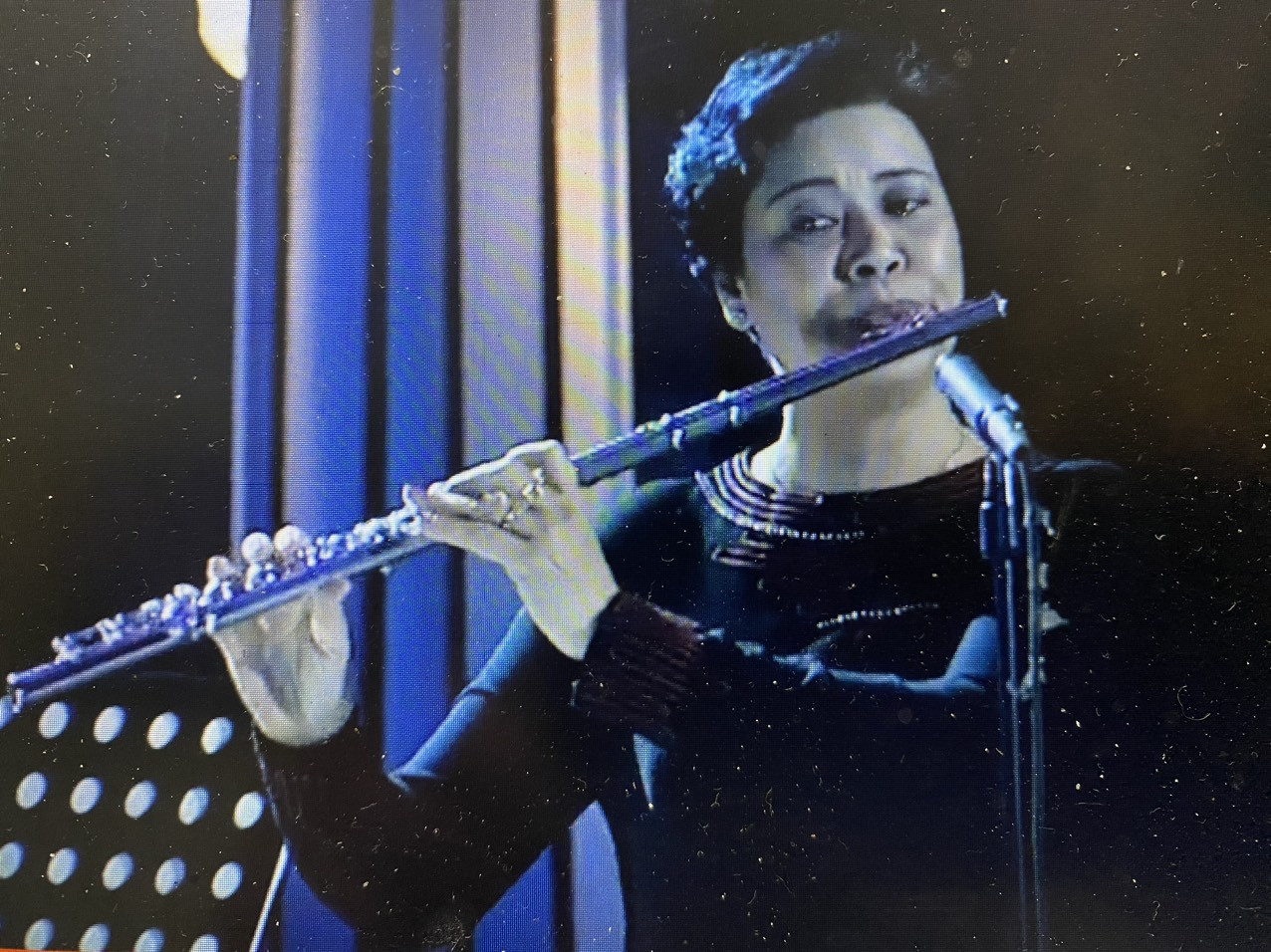 Nữ nghệ sĩ đứng sau, vun vén gia đình để nhạc sĩ Phú Quang chuyên tâm sáng tác.