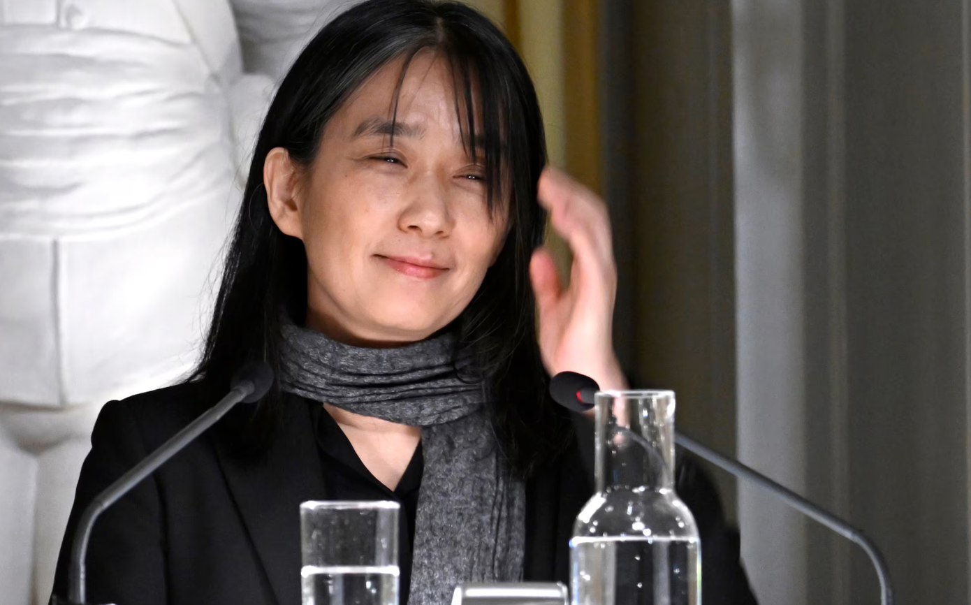 Han Kang có bài phát biểu quan trọng trước khi chính thức nhận giải Nobel Văn học ở Thụy Điển. Ảnh: Yonhap. Han Kang có bài phát biểu quan trọng trước khi chính thức nhận giải Nobel Văn học ở Thụy Điển. Ảnh: Yonhap.