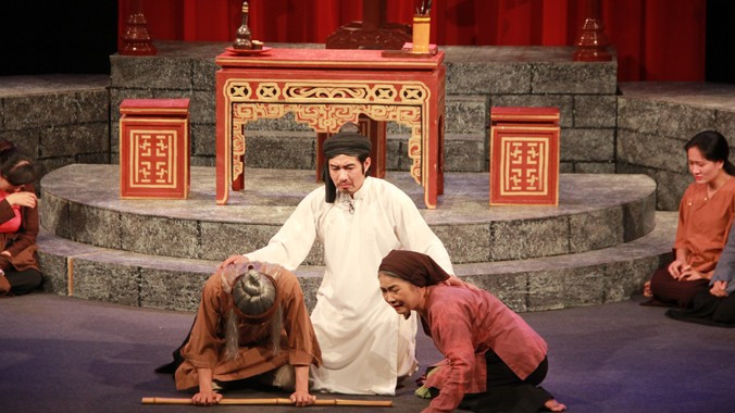 Công lý không gục ngã là vở đầu tiên đạo diễn Doãn Hoàng Giang hợp tác với nghệ sĩ Nhà hát Tuổi trẻ. Ảnh: NGUYÊN KHÁNH. Công lý không gục ngã là vở đầu tiên đạo diễn Doãn Hoàng Giang hợp tác với nghệ sĩ Nhà hát Tuổi trẻ. Ảnh: NGUYÊN KHÁNH.