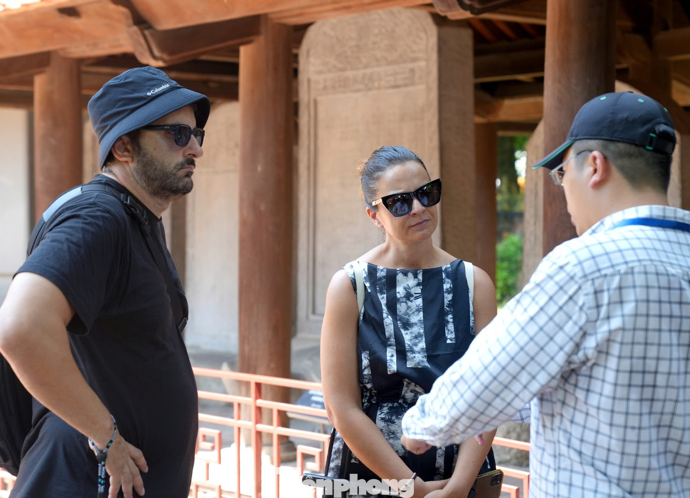 Văn Miếu - Quốc Tử Giám hút khách quốc tế. Ảnh: Nguyễn Trọng Quân. Văn Miếu - Quốc Tử Giám hút khách quốc tế. Ảnh: Nguyễn Trọng Quân.