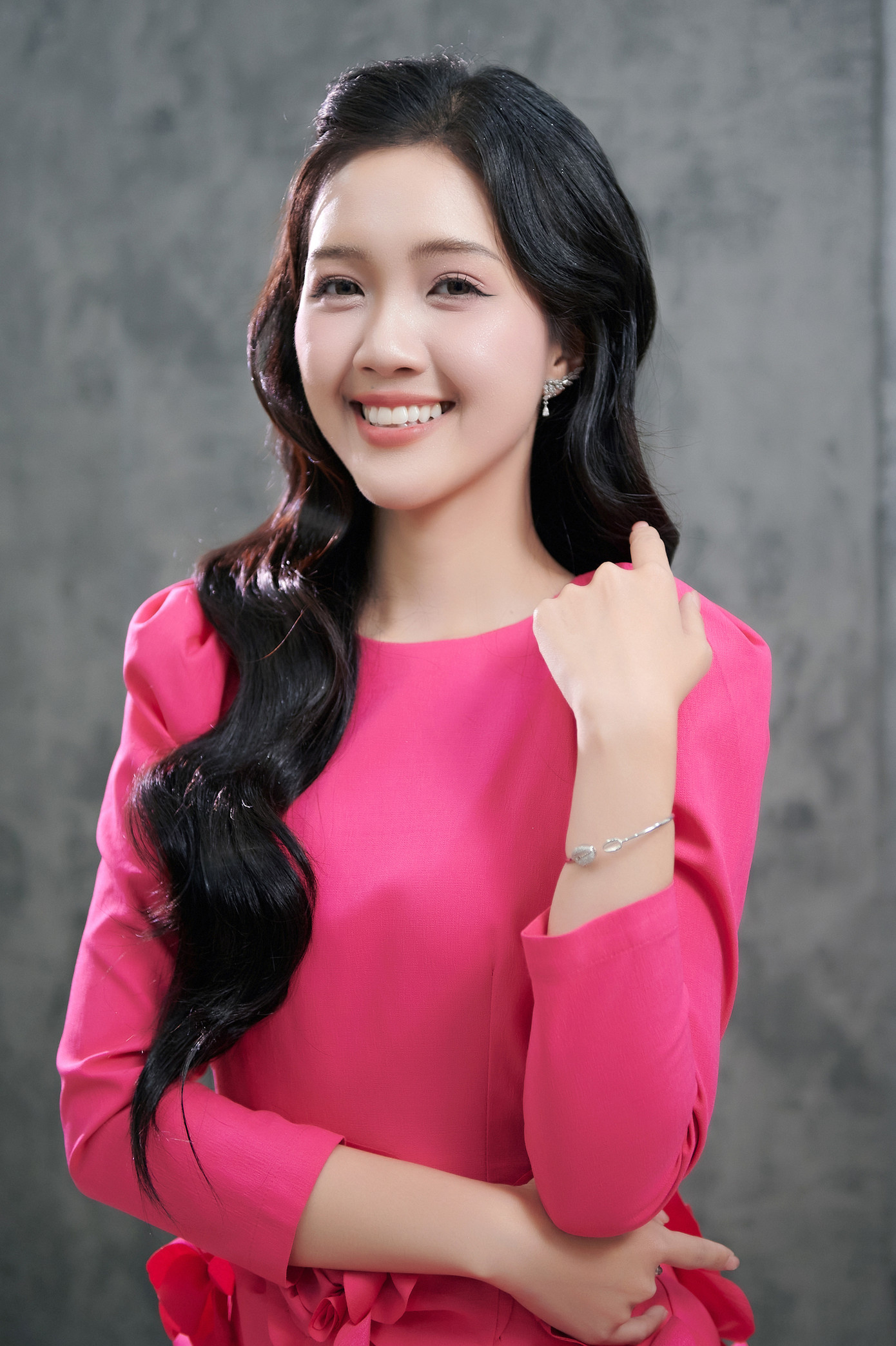 Nữ MC cho biết cô trải qua đêm chung khảo đáng nhớ, nhiều kỷ niệm ở Hà Nội. Trong đêm thi quan trọng, Mỹ Vân được người nhà từ TPHCM ra động viên. "Đêm chung khảo rất khắc nghiệt, là cuộc cạnh tranh giữa những thí sinh tiềm năng", Mỹ Vân nói.