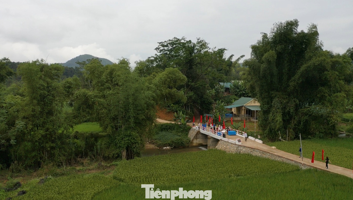 Cầu Tâm sáng tạo điều kiện tốt nhất phục vụ phát triển kinh tế - xã hội trên địa bàn huyện Hòa An nói chung và xã Dân Chủ nói riêng, giúp các em học sinh thuận lợi, an toàn trong mùa lũ khi tới trường.