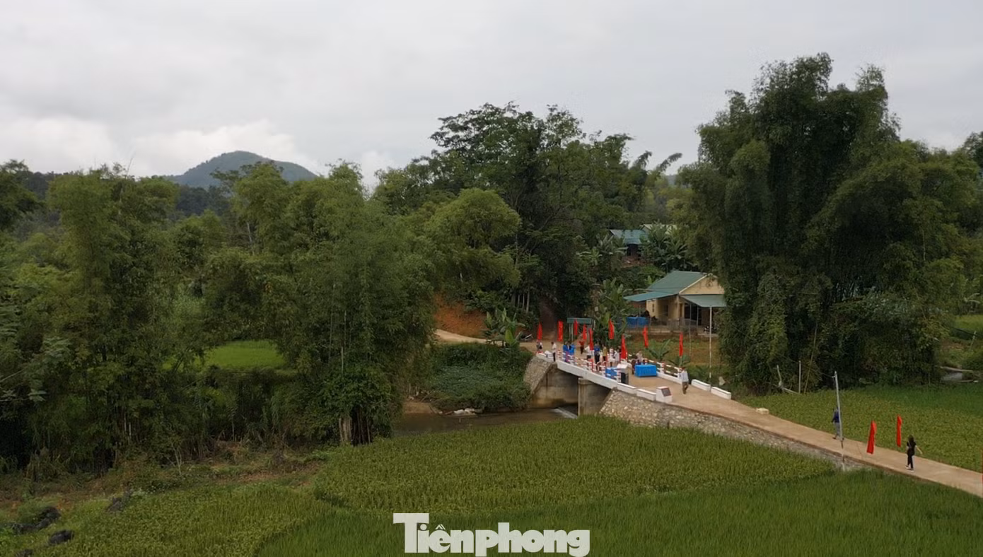 Cầu Tâm sáng tạo điều kiện tốt nhất phục vụ phát triển kinh tế - xã hội trên địa bàn huyện Hòa An nói chung và xã Dân Chủ nói riêng, giúp các em học sinh thuận lợi, an toàn trong mùa lũ khi tới trường.