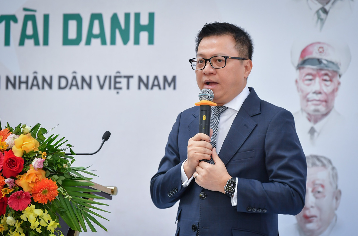 Ông Lê Quốc Minh - Chủ tịch Hội Nhà báo Việt Nam, Tổng Biên tập báo Nhân Dân phát biểu khai mạc triển lãm. Ông Lê Quốc Minh - Chủ tịch Hội Nhà báo Việt Nam, Tổng Biên tập báo Nhân Dân phát biểu khai mạc triển lãm.