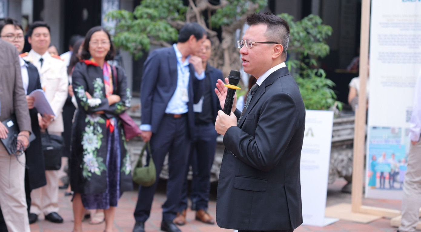 Ông Lê Quốc Minh - Trưởng Ban tổ chức - chia sẻ tại buổi lễ khai mạc triển lãm.