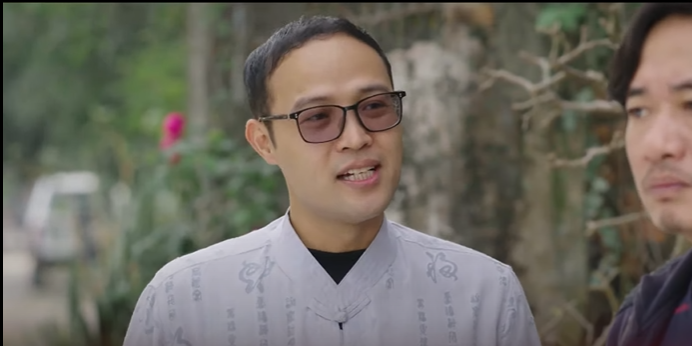 Tú phát hiện ra Tố thích Nhài. Ảnh: CMH. Tú phát hiện ra Tố thích Nhài. Ảnh: CMH.