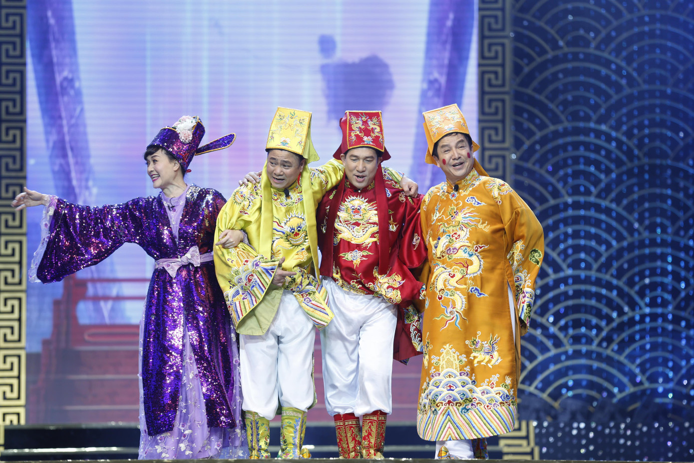 Năm thứ 20 lên sóng, ê-kíp Táo Quân cố gắng tạo bất ngờ và không ngừng sáng tạo. Táo Quân 2023 tái hiện cuộc thi mang tên ‘Táo bạo’ với sự tranh tài của hơn 30 Táo từ rất nhiều lĩnh vực, ngành nghề. Từ vòng thi, các Táo đã vô tình để lộ ra không ít mặt hạn chế, những vấn đề nhức nhối trong lĩnh vực mình quản lý. Trong đó, bao trùm lên tất cả là tâm lý dè chừng, sợ sai, không dám chịu trách nhiệm mà đôi lúc quên đi thiên chức của các Táo chính là "vì dân", phục vụ người dân và mang lại cho người dân cuộc sống tốt đẹp hơn.