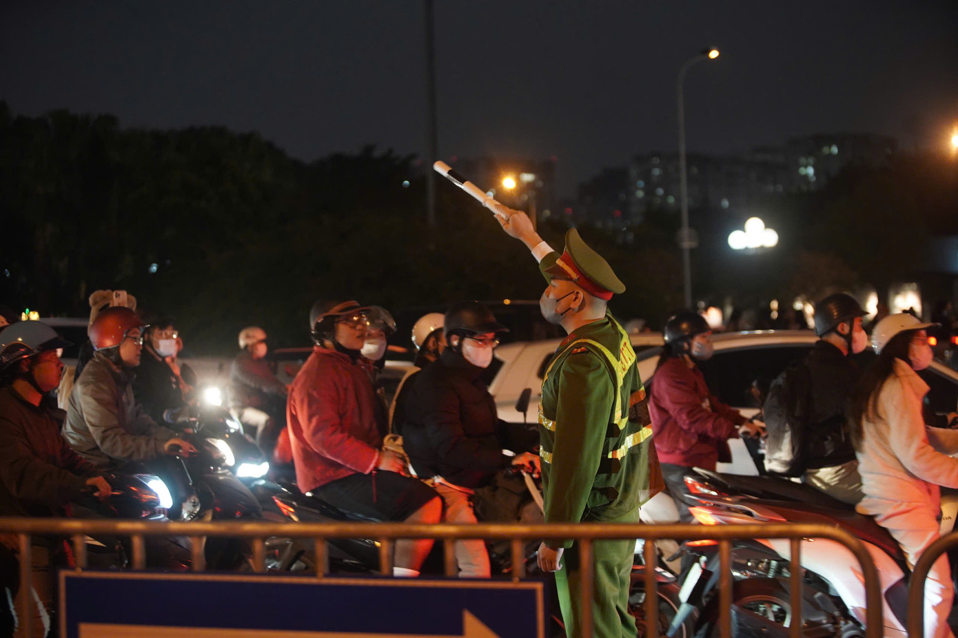 Biển người ở sân Mỹ Đình ảnh 14