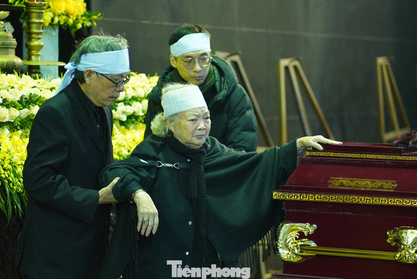 NSƯT Lê Mai và NSND Trần Tiến có ba người con nổi tiếng là Lê Vân, Lê Khanh, Lê Vi. Sau ly hôn, hai người giữ thái độ văn minh khi gặp gỡ. Ảnh: TRỌNG QUÂN.