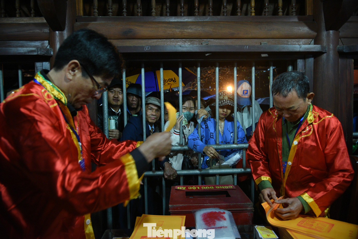 Ban tổ chức lễ hội phát ấn tại nhà Giải vũ cung Thiên Trường, đền Cố Trạch và nhà trưng bày tại cung Trùng Hoa.