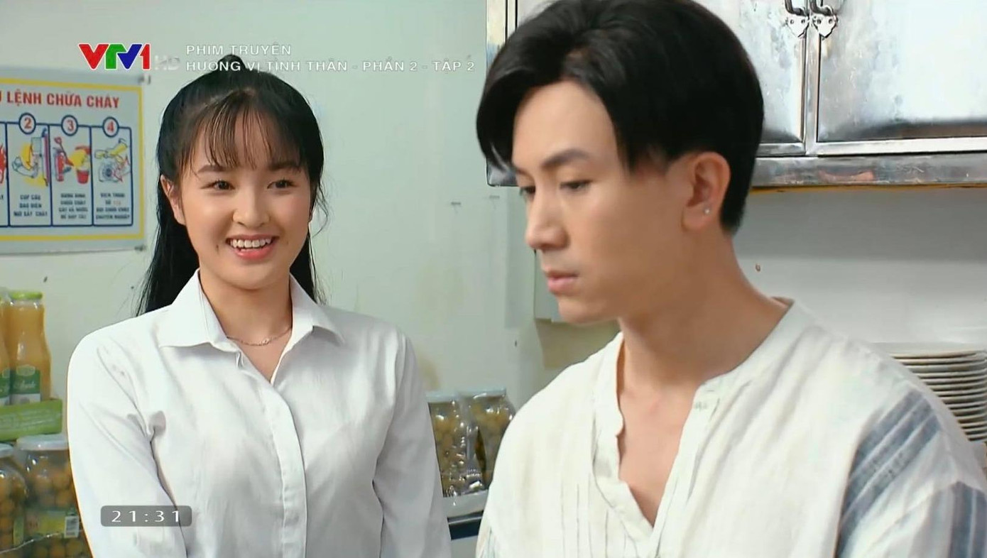 Dương là cô nhân viên được Huy rất quý mến và thường xuyên giúp đỡ. Dương là cô nhân viên được Huy rất quý mến và thường xuyên giúp đỡ.