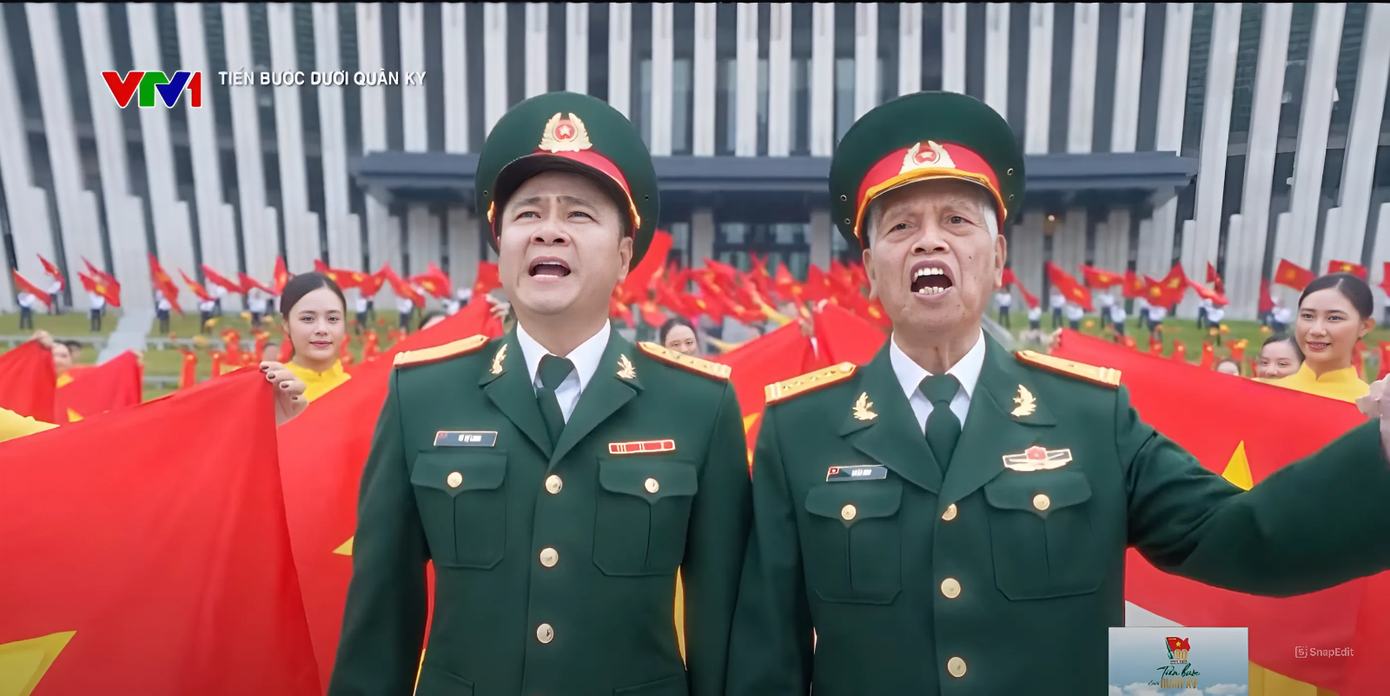 Nhạc sĩ Doãn Nho và Đại tá - NSND Tự Long trình diễn mở màn chương trình. Nhạc sĩ Doãn Nho và Đại tá - NSND Tự Long trình diễn mở màn chương trình.