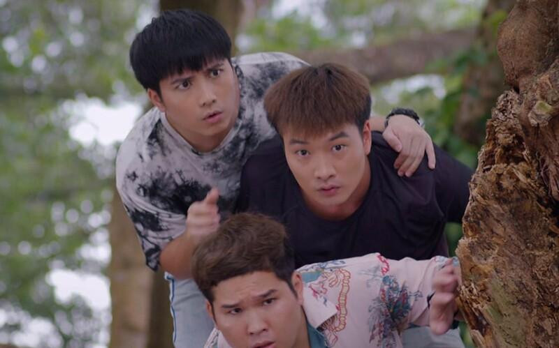 Ba chàng "lính ngự lâm" do Trọng Lân, Đức Anh, Mạnh Quân thủ vai. Ba chàng "lính ngự lâm" do Trọng Lân, Đức Anh, Mạnh Quân thủ vai.