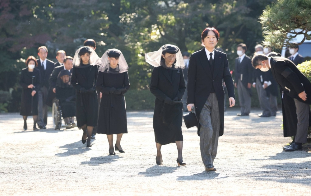 Các thành viên Hoàng gia tham dự lễ tang.