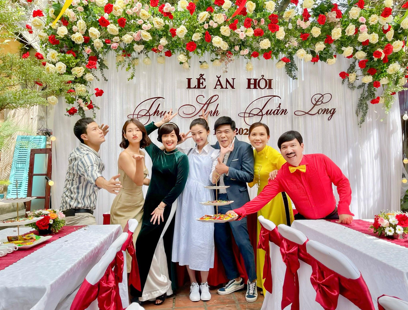 Tập phim mới nhất của &quot;11 tháng 5 ngày&quot; lên sóng ngày 13/10 vừa qua đã xuất hiện nhiều tình tiết bất ngờ. Hải Đăng (Thanh Sơn) gặp khó khi phải tiếp tục giấu kín thỏa thuận với bố Nhi (Khả Ngân). Trong khi đó, Thục Anh lại chần chừ chuyện làm đám hỏi.