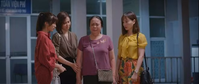 Nhiều phân cảnh lấy nước mắt khán giả của bà Nga và ba cô con gái. Nhiều phân cảnh lấy nước mắt khán giả của bà Nga và ba cô con gái.