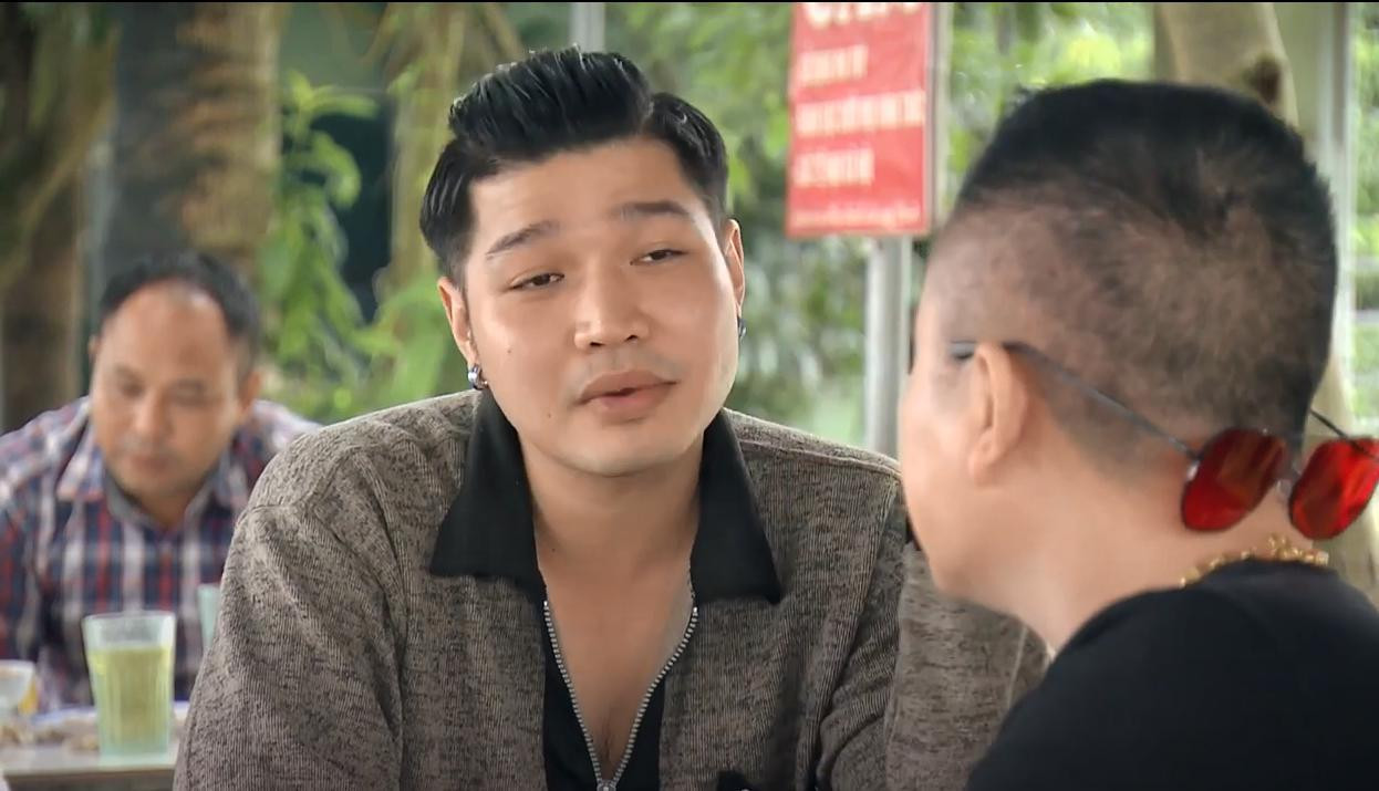 Trương Mạnh Đạt đóng vai thanh niên ngổ ngáo ở Phố trong làng.