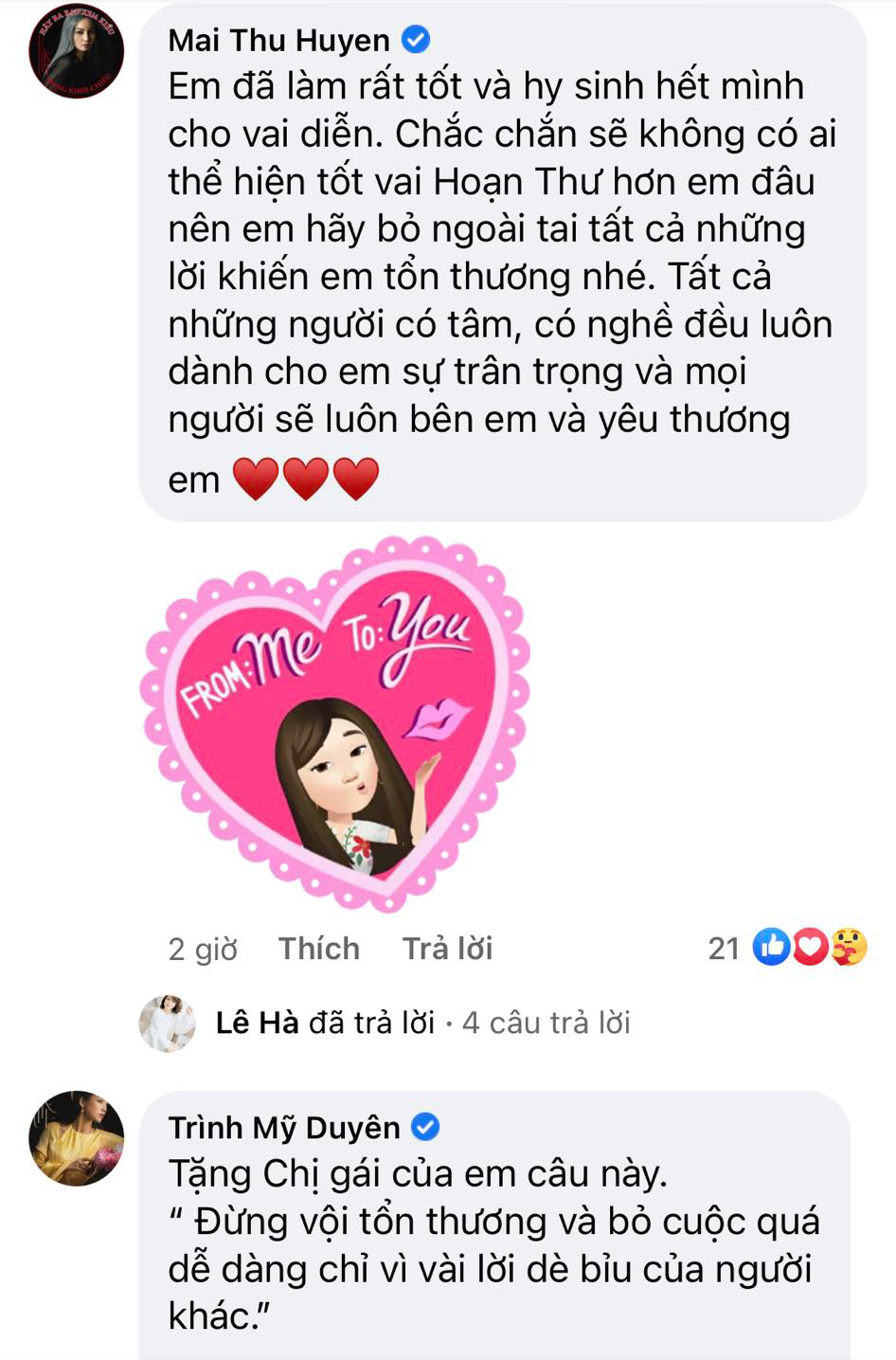 Nhà sản xuất, đạo diễn phim Mai Thu Huyền và "nữ chính" Trình Mỹ Duyên (vai Kiều) động viên người đồng nghiệp Nhà sản xuất, đạo diễn phim Mai Thu Huyền và "nữ chính" Trình Mỹ Duyên (vai Kiều) động viên người đồng nghiệp