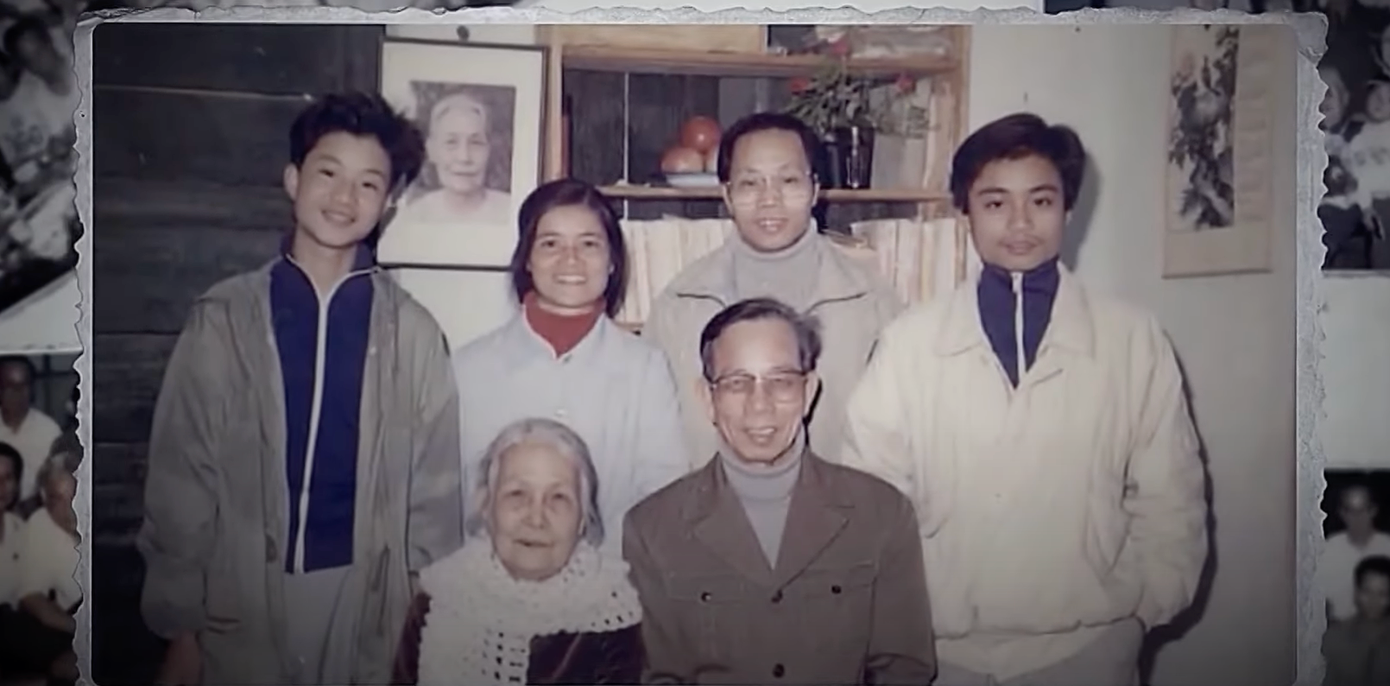 Gia đình Thiếu tướng Đặng Trần Đức ở ngoài Bắc phải sống xa nhau hơn 2 thập kỷ. Gia đình Thiếu tướng Đặng Trần Đức ở ngoài Bắc phải sống xa nhau hơn 2 thập kỷ.