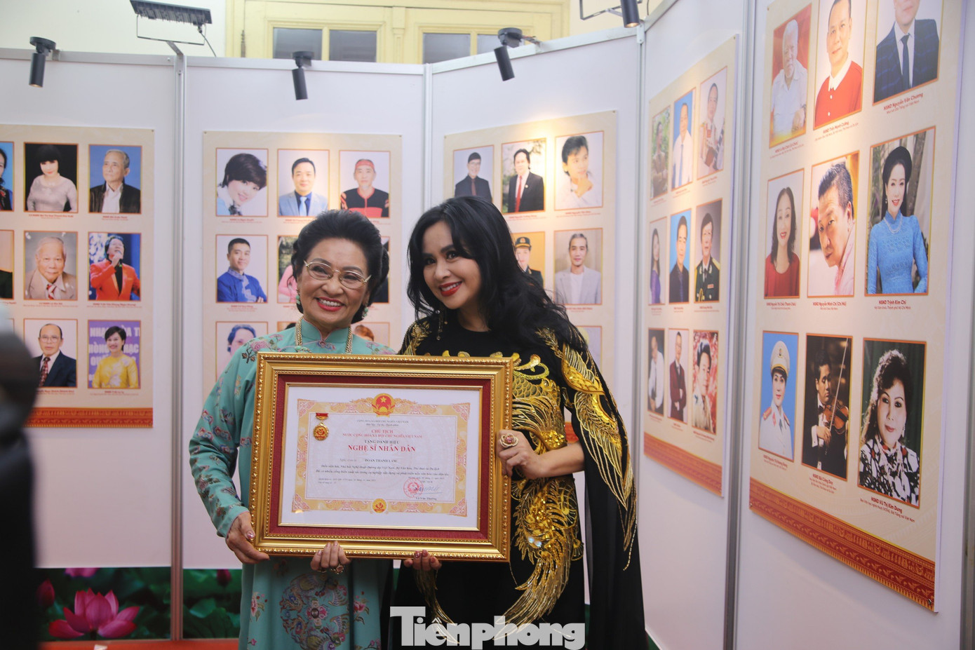 NSND Thanh Lam hạnh phúc khi nhận danh hiệu cao quý. Danh hiệu NSND khẳng định vị thế của diva Thanh Lam cùng những đóng góp của chị với dòng nhạc nhẹ Việt Nam đương đại.