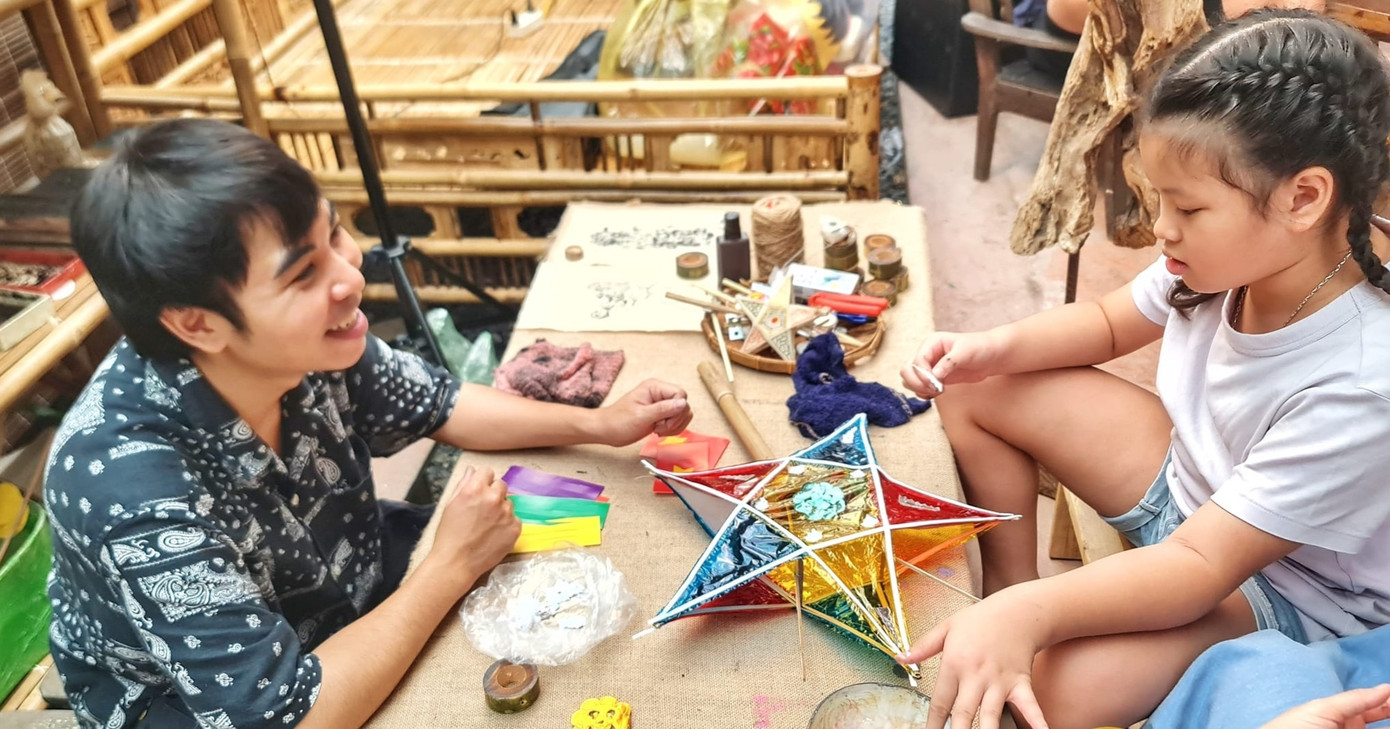 Chia sẻ với Tiền Phong về mô hình khôi phục, bảo tồn và phát huy giá trị của các sản phẩm thủ công truyền thống, anh Ngô Quý Đức cho biết ý tưởng đã được ấp ủ từ lâu. Khi có địa điểm phù hợp, anh cùng các cộng sự bắt tay vào vận hành ngay.