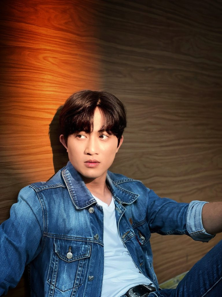 Doãn Quốc Đam có lối đi khác lạ so với đồng nghiệp cùng lứa. Doãn Quốc Đam có lối đi khác lạ so với đồng nghiệp cùng lứa.