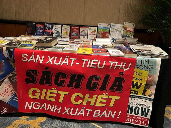 Tình trạng in lậu, in vượt quá số lượng được cấp phép diễn ra theo chiều hướng phức tạp. Tình trạng in lậu, in vượt quá số lượng được cấp phép diễn ra theo chiều hướng phức tạp.