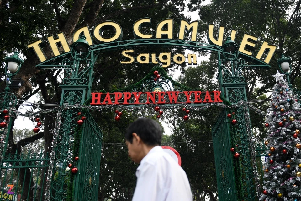 Những ngày này, sở thú lâu đời nhất TP.HCM đang trở thành tâm điểm chú ý khi Chi cục Thuế quận 1 thông báo khoản nợ thuế của Công ty TNHH MTV Thảo Cầm Viên Sài Gòn tính đến ngày 31/10 đã vượt 846 tỷ đồng. Trong đó, số tiền quá hạn phải thực hiện cưỡng chế là hơn 787 tỷ đồng. Những ngày này, sở thú lâu đời nhất TP.HCM đang trở thành tâm điểm chú ý khi Chi cục Thuế quận 1 thông báo khoản nợ thuế của Công ty TNHH MTV Thảo Cầm Viên Sài Gòn tính đến ngày 31/10 đã vượt 846 tỷ đồng. Trong đó, số tiền quá hạn phải thực hiện cưỡng chế là hơn 787 tỷ đồng.