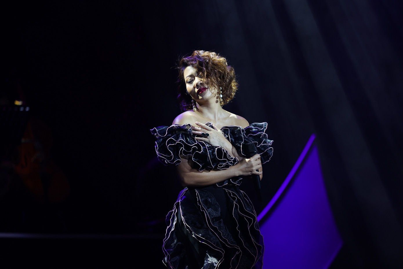 Hà Trần hát nhạc Phú Quang sau hai thập kỷ. Ảnh: BTC. Hà Trần hát nhạc Phú Quang sau hai thập kỷ. Ảnh: BTC.