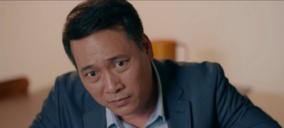 NSƯT Kiều Minh Hiếu và MC Đan Lê trong Anh có phải đàn ông không?. NSƯT Kiều Minh Hiếu và MC Đan Lê trong Anh có phải đàn ông không?.