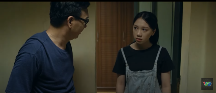 Quyên giao du với bạn xấu từ khi mẹ bỏ đi.