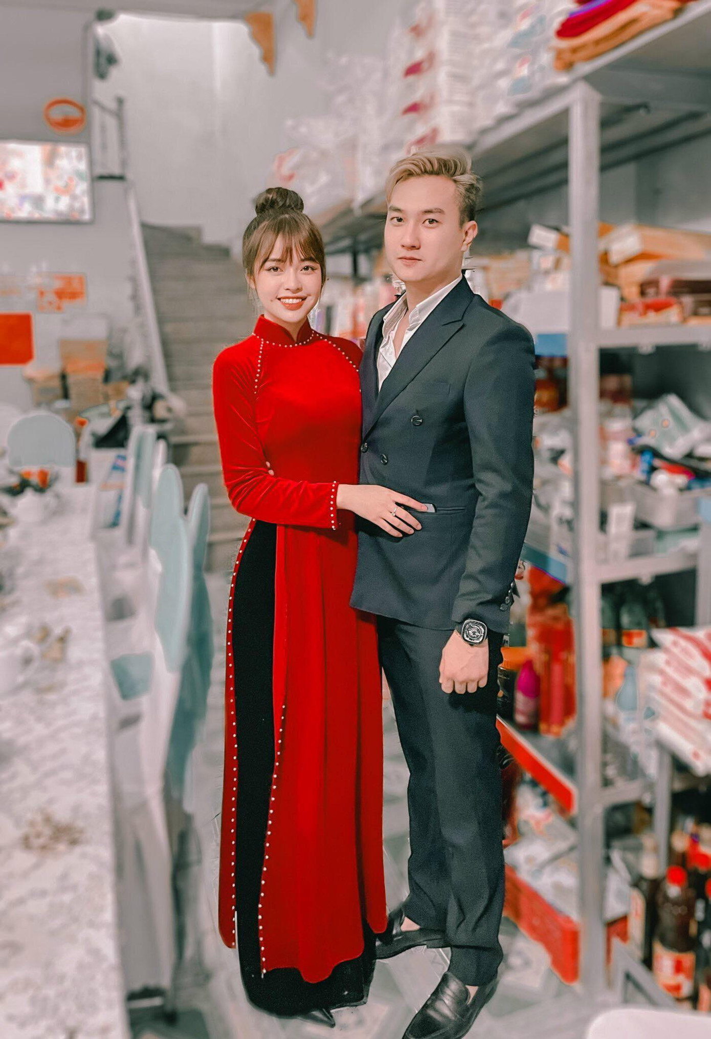 Diễn viên Phạm Anh Tuấn và bạn gái 10X.