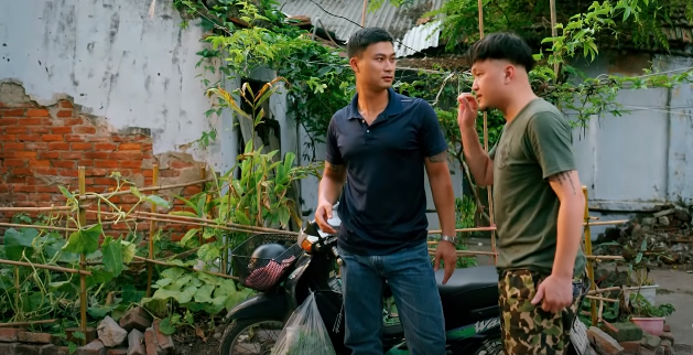 Hiếu được hàng xóm quý mến. Ảnh: CMH.