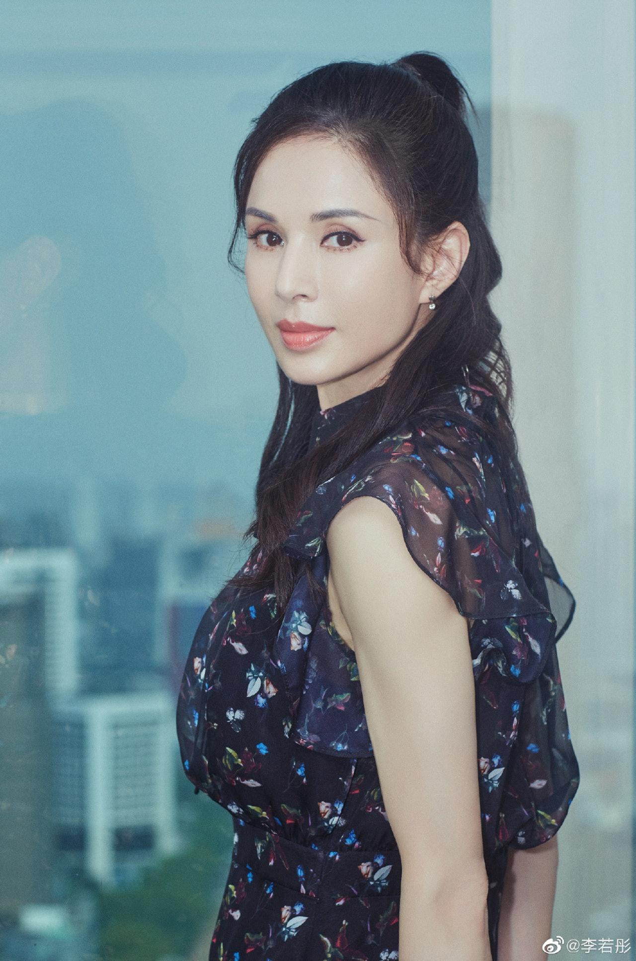 Nhan sắc khiến nhiều người ghen tị của Lý Nhược Đồng khi bước vào độ tuổi U60